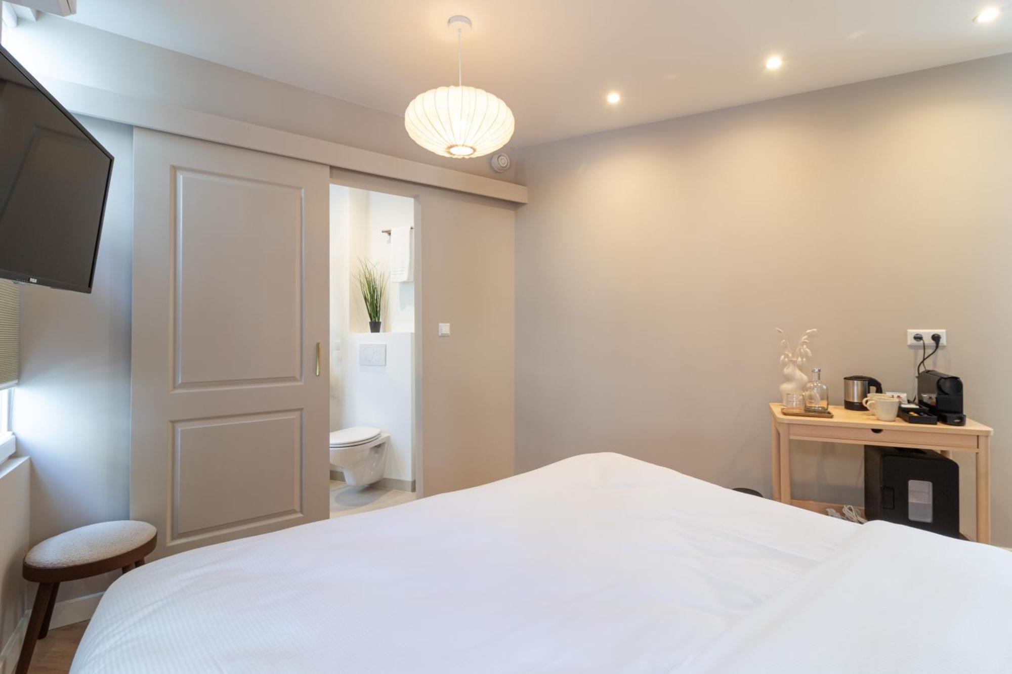 Double Room,1616551120:JPEG
